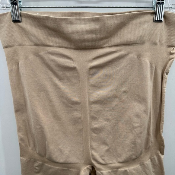 CACIQUE the slimmer ultra-high waist beige contouring slimming short. 18/20 - Picture 6 of 7